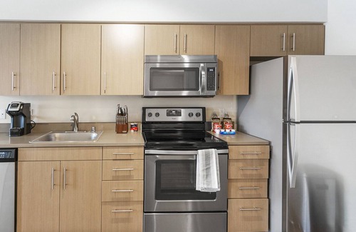 New Tacoma Apartment | Modern Apartment in Prime Location (ID8925X56)