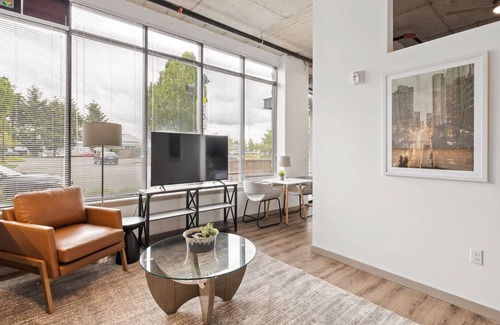 Kent Apartment | Modern Apartment in Prime Location (ID3794X39)