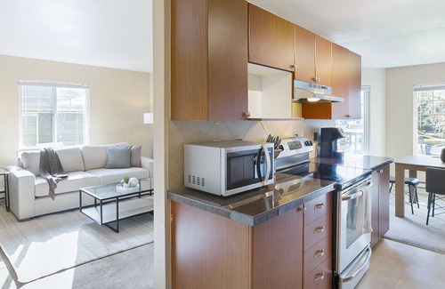 Federal Way Apartment | Modern Apartment in Prime Location (ID8880X28)