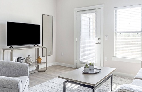 San Marcos Apartment | Modern Apartment in Prime Location (ID1206X872)
