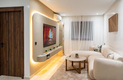 Camp El Ghoul Apartment | Modern Apartment in Victor Hugo Walk to Gueliz City Center