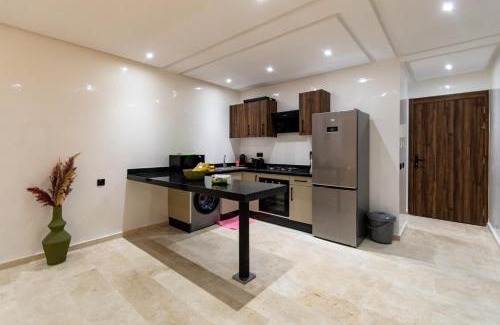 Camp El Ghoul Apartment | Modern Apartment in Victor Hugo Walk to Gueliz City Center