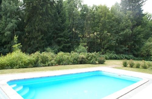 Stupná Apartment | Modern Apartment in Vidochov with Swimming Pool