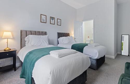 Mapperley Apartment | Modern Apartment King with Free Parking Suite 6