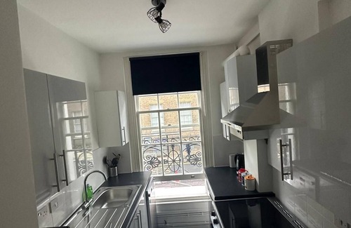 Somers Town Apartment | Modern Apartment King’s Cross-Euston
