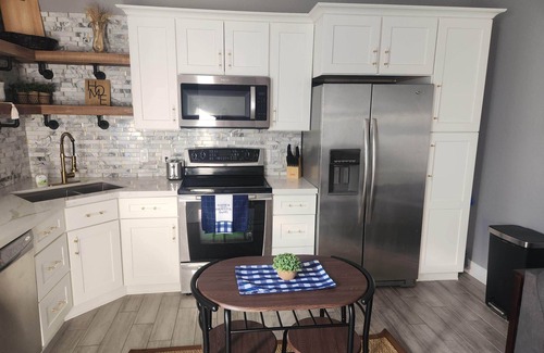 Mesa Apartment | Modern Apartment Located in the Beautiful Groves Area