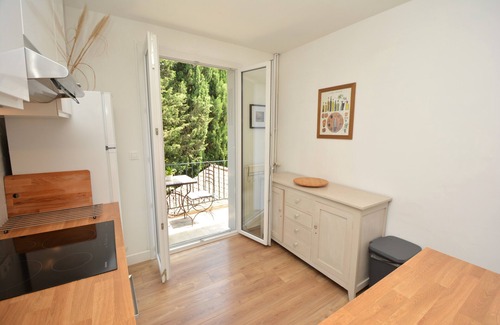 Tarascon Apartment | Modern apartment near historical center Tarascon