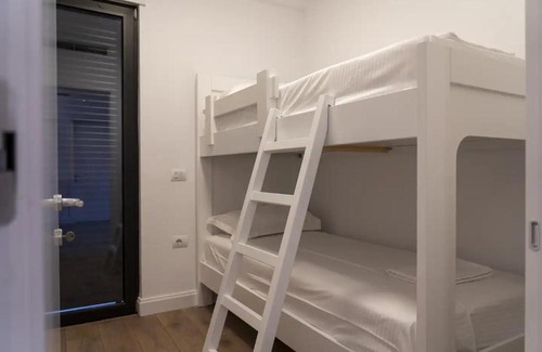 Sarande Apartment | Modern apartment near the sea