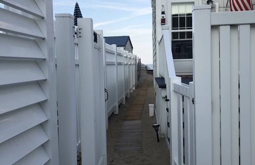 Salisbury Apartment | Modern apartment on Salisbury Beach