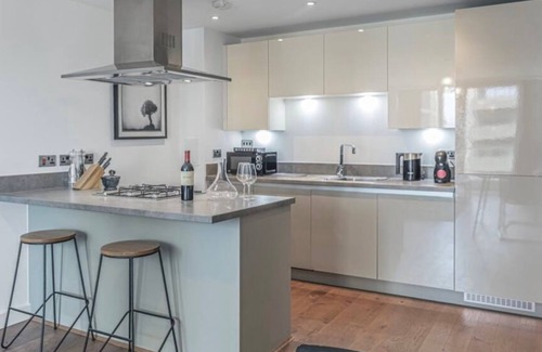 Tottenham Hale Apartment | Modern apartment the London Underground