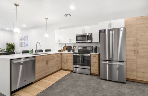 Lower Avenues Apartment | Modern Apartment minutes from the heart of the city- Perfect for professionals