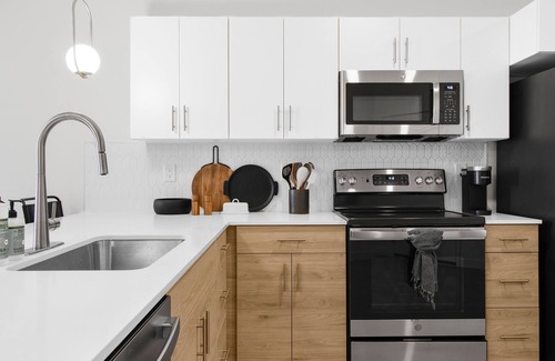 Lower Avenues Apartment | Modern Apartment minutes from the heart of the city- Perfect for professionals