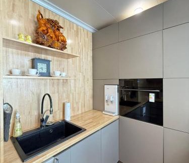 Burd Apartment | Modern apartment with City view - Time classic tower