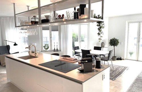 Nacka Apartment | Modern apartment with large terrace and outdoor spa