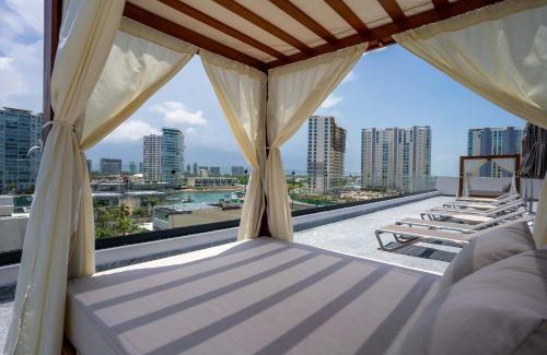 Zona Hotelera Apartment | Modern Apartment with Marina & Beach Access
