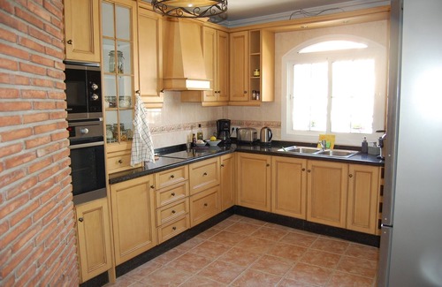 Nerja City Centre Apartment | Modern Apartment with private roof terrace