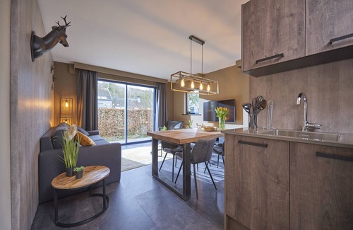 Bohon Apartment | Modern Apartment with Terrace