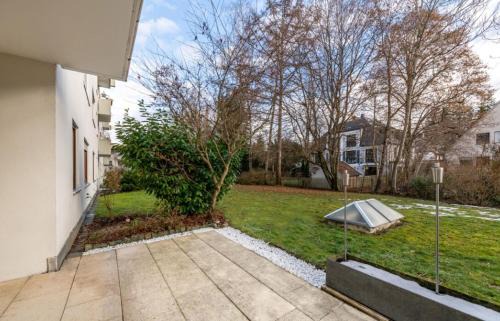 Solln Apartment | Modern apartment with terrace in Solln