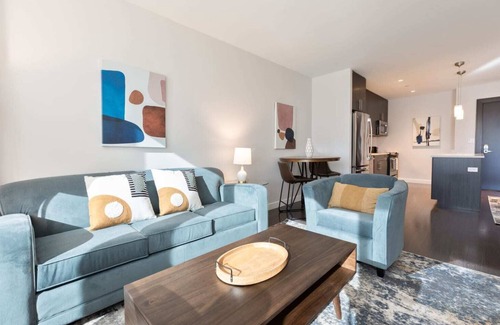 Seaport District Apartment | Modern Apt Downtown Seaport with Gym