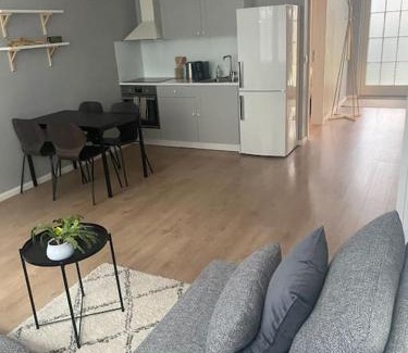 Vesturbær Apartment | Modern Apt RVK City Center