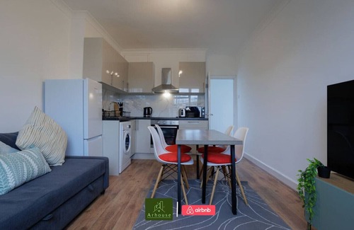 Canonbury Apartment | Modern Apt w Kingsize Bed near Arsenal FC Stadium