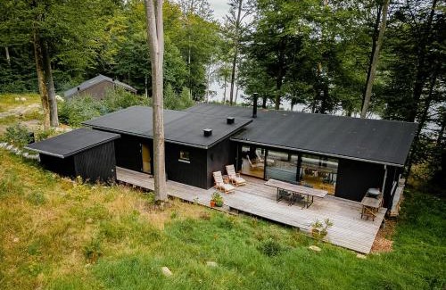 Immeln House | Modern Architectural Gem By The Lake In Immeln