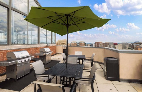 Pentagon City Apartment | Modern Arlington Gem - Stylish Apt with City Views