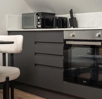 Friern Barnet Apartment | Modern Arnos Grove Studio, Air Conditioning