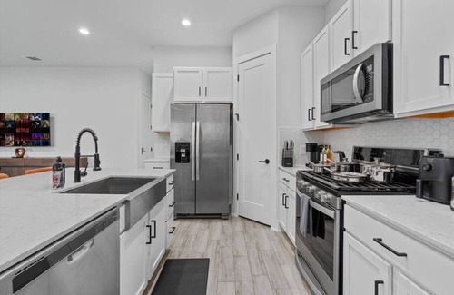 University Hills and Windsor Park House | Modern Austin Getaway & Near Downtown, Lake Travis & Event Venues!