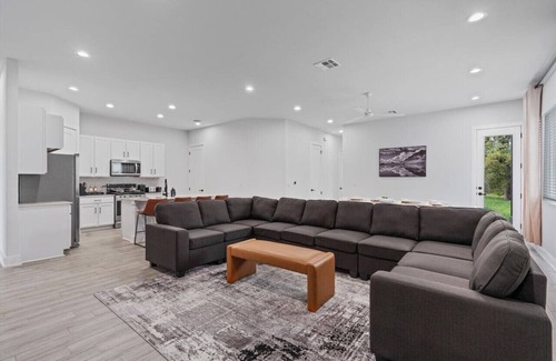 University Hills and Windsor Park House | Modern Austin Getaway & Near Downtown, Lake Travis & Event Venues!
