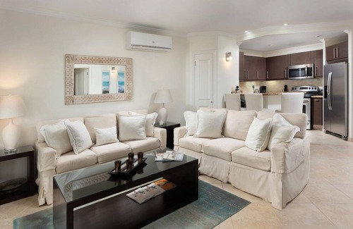 Dover Apartment | Modern Beachfront Condo with Pool - Sapphire 211