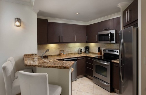 Dover Apartment | Modern Beachfront Condo with Pool - Sapphire 211