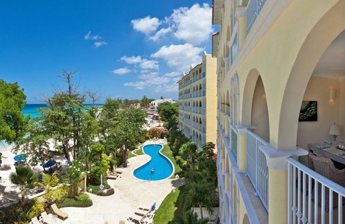 Dover Apartment | Modern Beachfront Condo with Pool - Sapphire 311