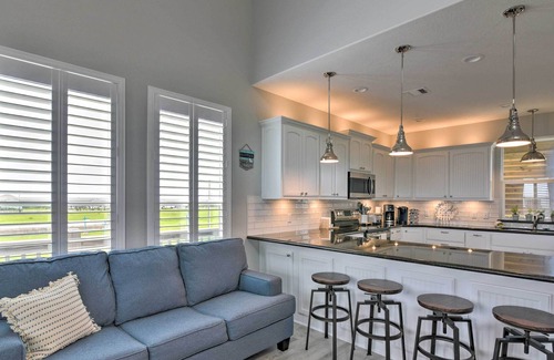 Port Bolivar House | Modern Beach Hideaway w/ Ocean Views + Decks!