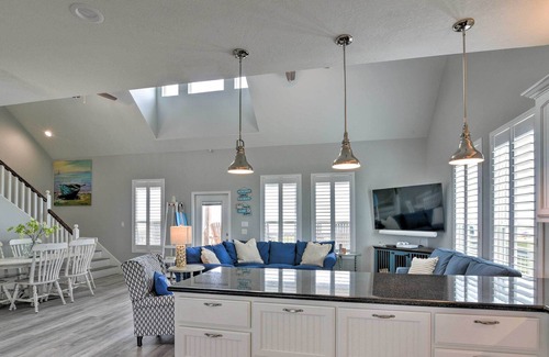 Port Bolivar House | Modern Beach Hideaway w/ Ocean Views + Decks!