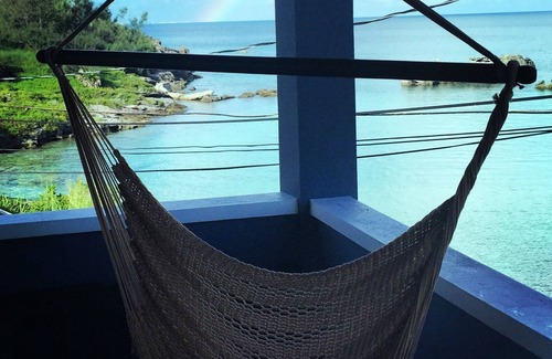 St. George's House | Modern Beach House @ Tobacco Bay + Twizzy Charger