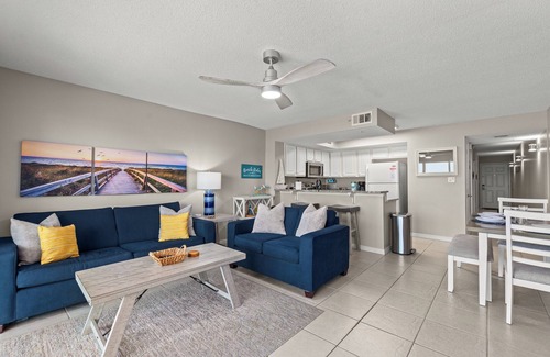 Fort Walton Beach Condo | Modern beach condo with view at Gulf Dunes 105