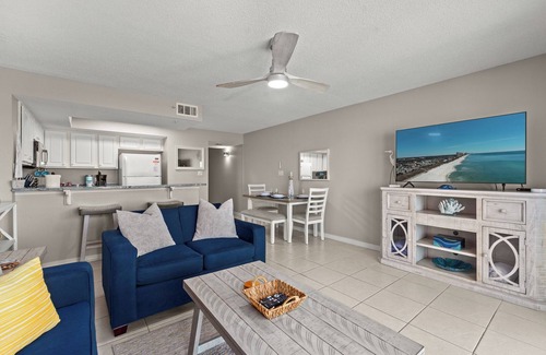 Fort Walton Beach Condo | Modern beach condo with view at Gulf Dunes 105