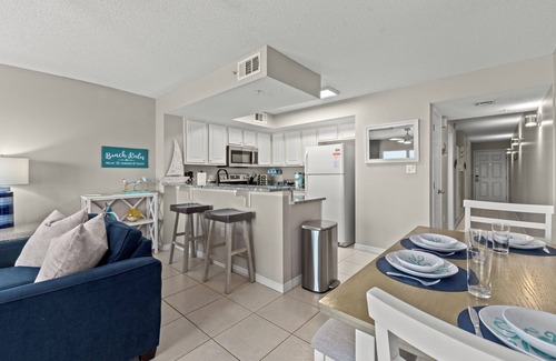 Fort Walton Beach Condo | Modern beach condo with view at Gulf Dunes 105
