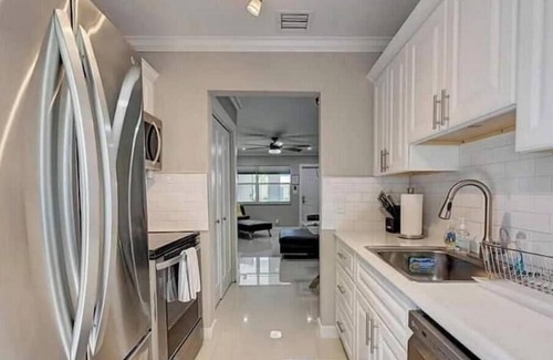 Santa Barbara Estates Villa | Modern Beach Villa 2