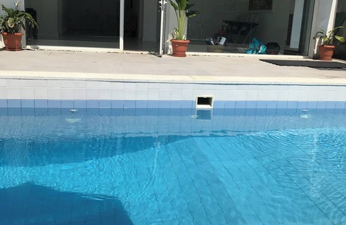 Monrovia House | Modern Beachfront Luxury in Monrovia