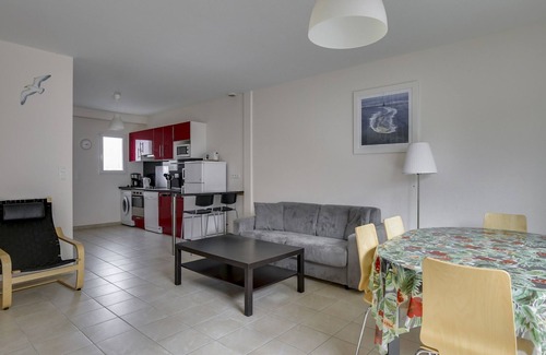 Biscarrosse Plage House | Modern Beachside House for 4-6, Close to Ocean & Town, Biscarrosse