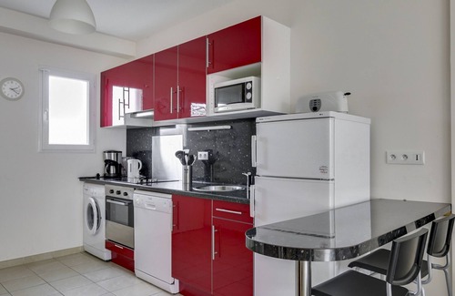 Biscarrosse Plage House | Modern Beachside House for 4-6, Close to Ocean & Town, Biscarrosse