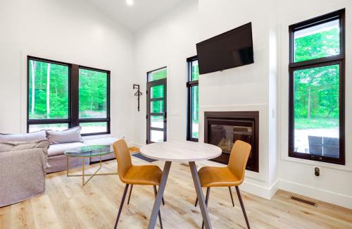 Mancelona House | Modern Bellaire Cabin Less Than 5 Mi to Lake and Slopes!