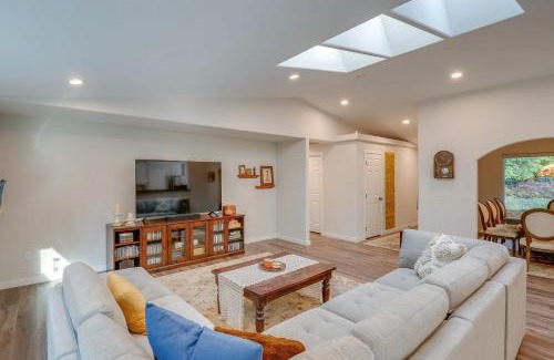 Sudden Valley House | Modern Bellingham Home for work & play, beach access