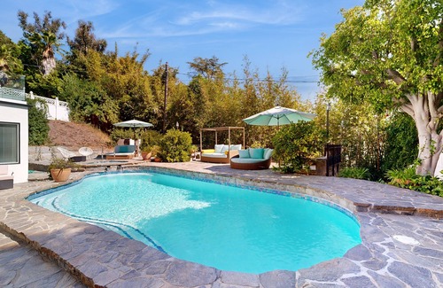Beverly Hills House | Modern Beverly Hills All-Suite Estate | Pool, Hot Tub | 9 Mins to Rodeo Drive