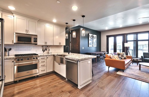 Park City Condo | Modern Blackstone Residence - 2BD/2.5BA