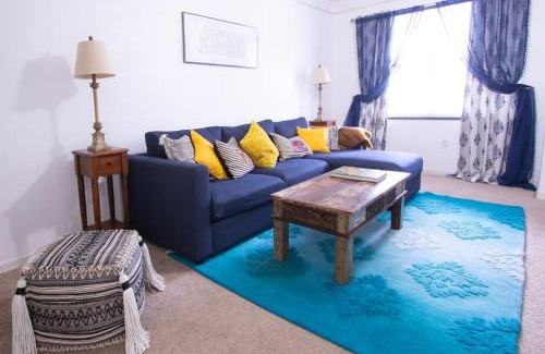Gainesville House | Modern Boho Condo with a Royal Touch -KING BED