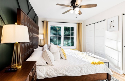 Crestwood House | MODERN BOURBON A FRAME, HOT TUB, FIREPIT, GAMES, CLOSE TO LOUISVILLE, SLEEPS 14