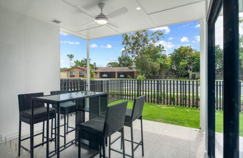 Capalaba House | Modern Brand New House near Mall Park with 2Parking